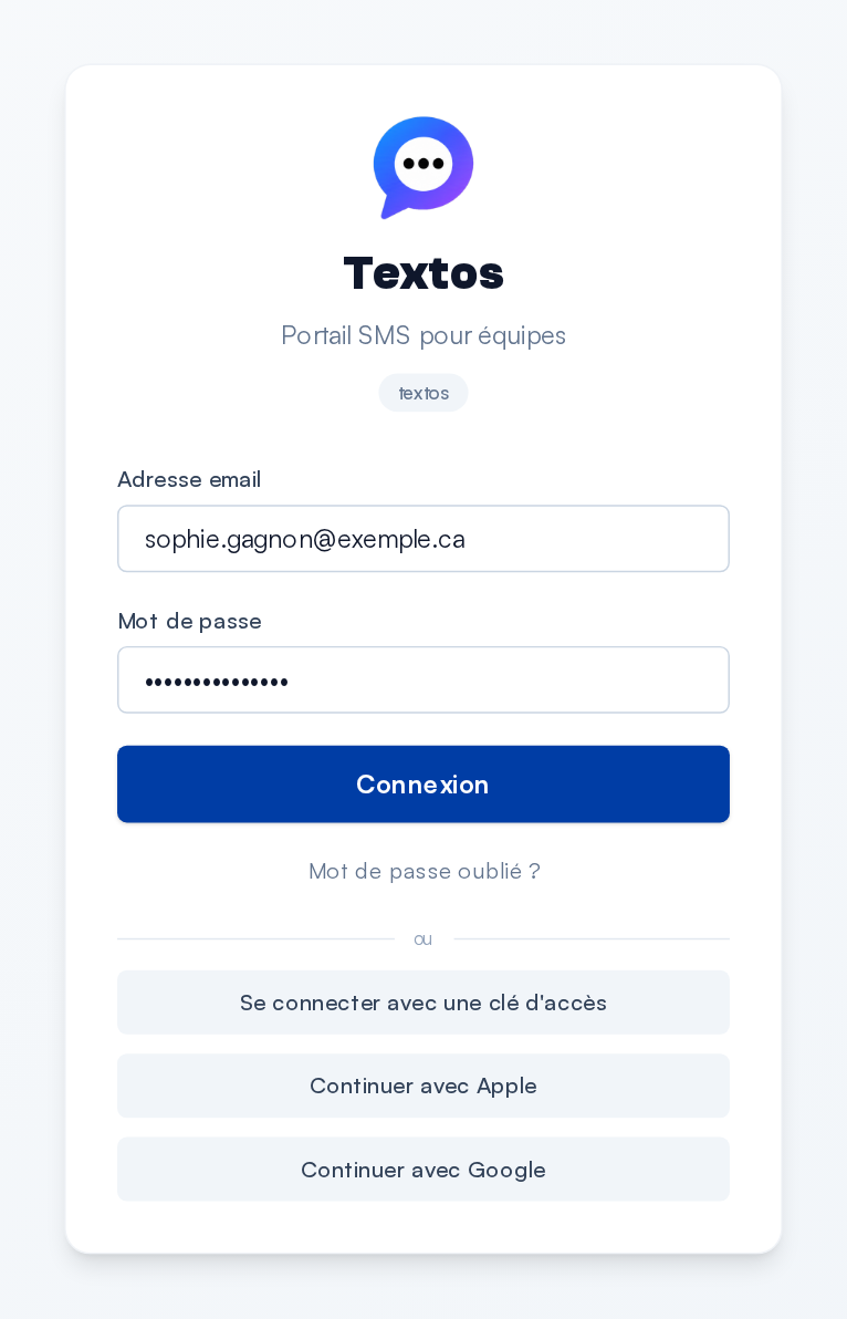 La page de connexion : adresse email, mot de passe, puis « Connexion ». Sous « ou » : la clé d'accès, Apple et Google.