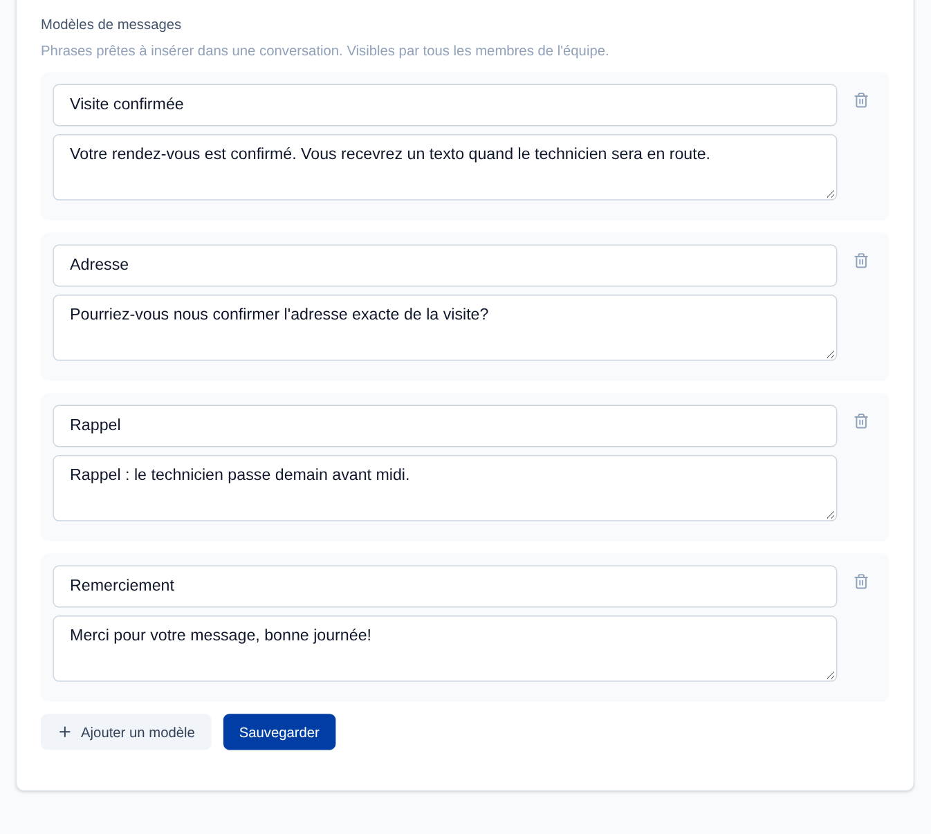 Les modèles de messages de l'équipe : un titre et un texte par modèle, la corbeille pour en retirer un, « Ajouter un modèle », puis « Sauvegarder ».